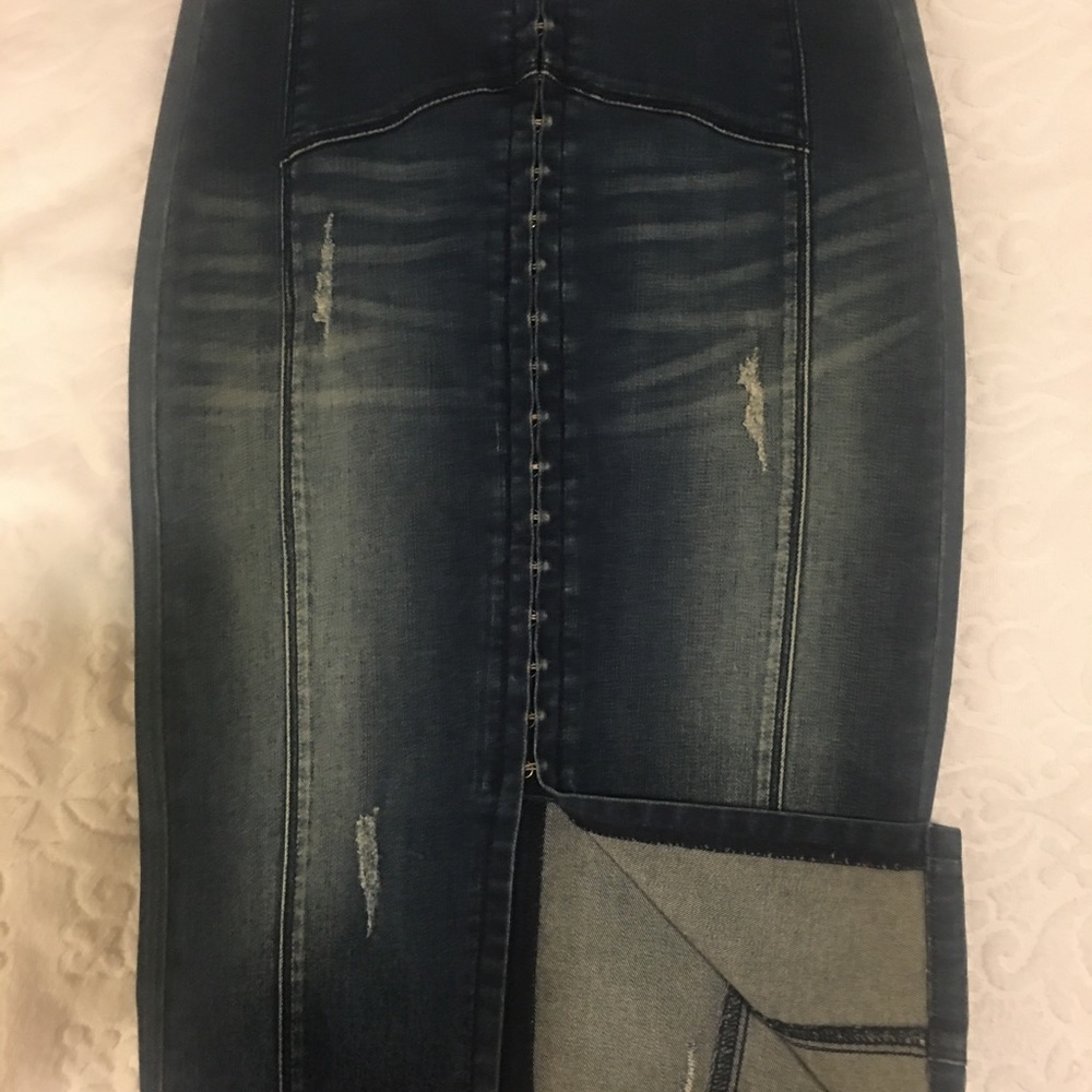 Bebe skit never been worn